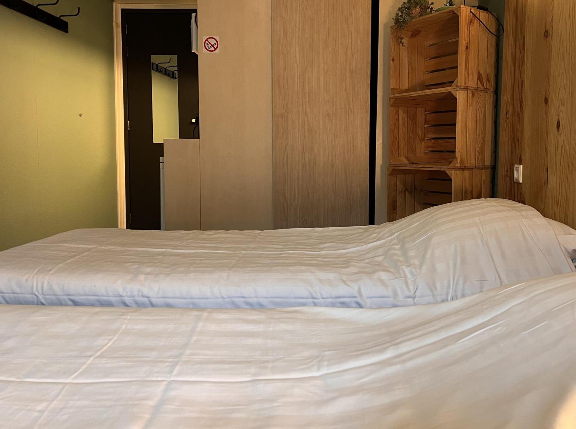 Hostel Harba Lorifa Valkenswaard Zimmer foto